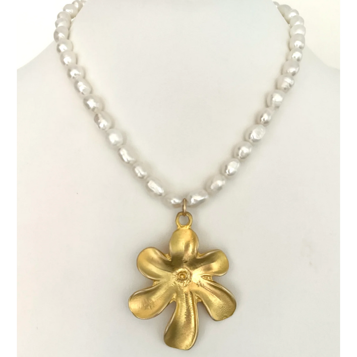 Knotty Bling Flower Pearl Necklace