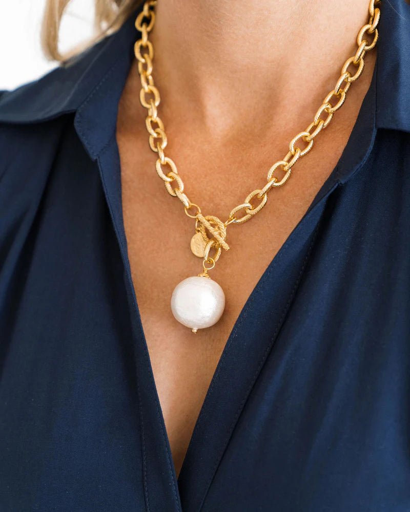 Susan Shaw Cotton Pearl Toggle Necklace